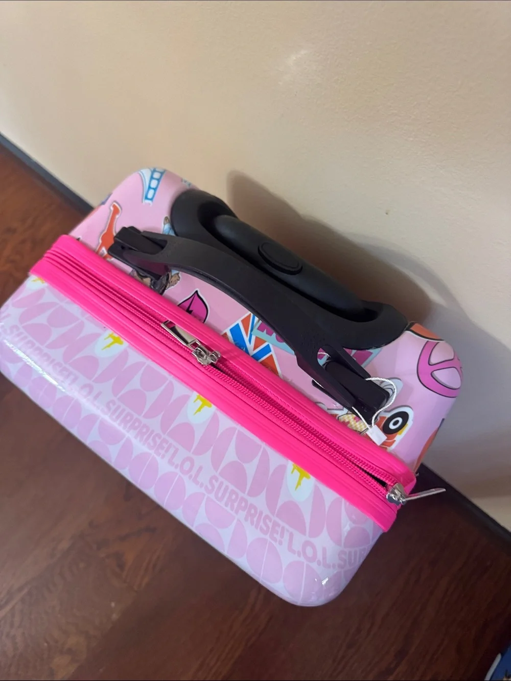 L.O.L. Surprise! Jet Set Life kids carry on luggage